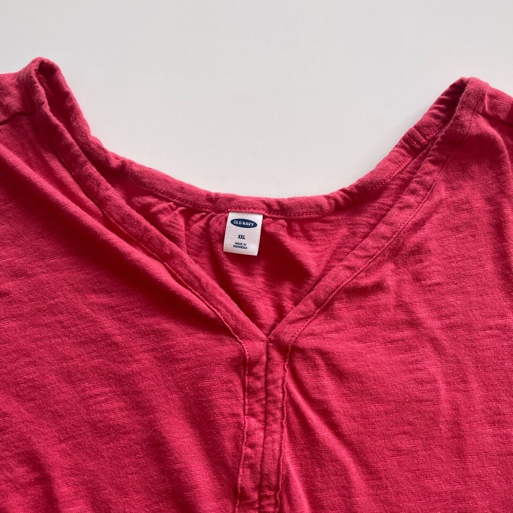 Old Navy Short Sleeve V-Neck Flutter Sleeve Top in Coral - Picture 4 of 5